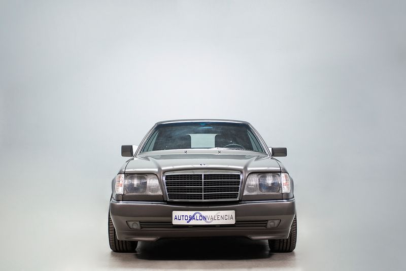 Usado Mercedes E300 220 CV (161 kW) 1992 Marron Descapotable