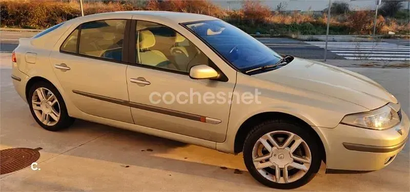 Usado Renault Laguna GrandTour Privilege 120 CV (88 kW) 2004 Verde Familiar