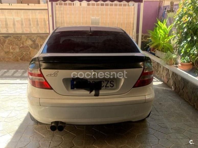 Usado Mercedes C180 143 CV (105 kW) 2004 Blanco Berlina