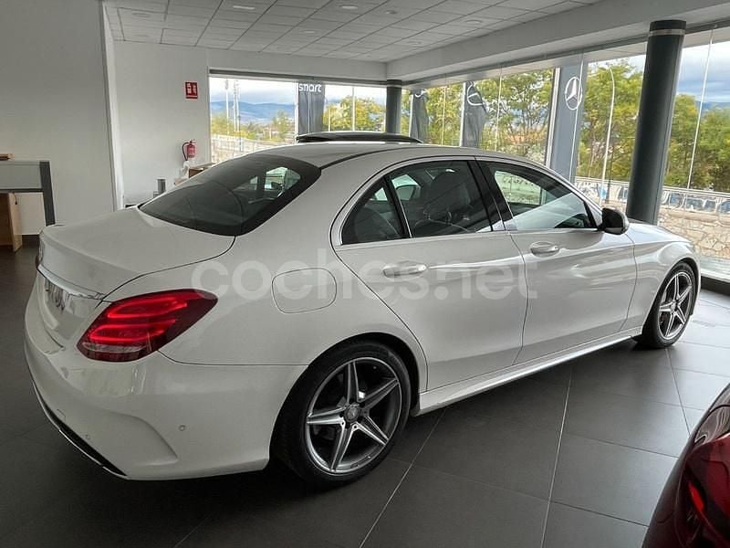 Usado Mercedes C220 AMG line 170 CV (125 kW) 2015 Blanco Berlina