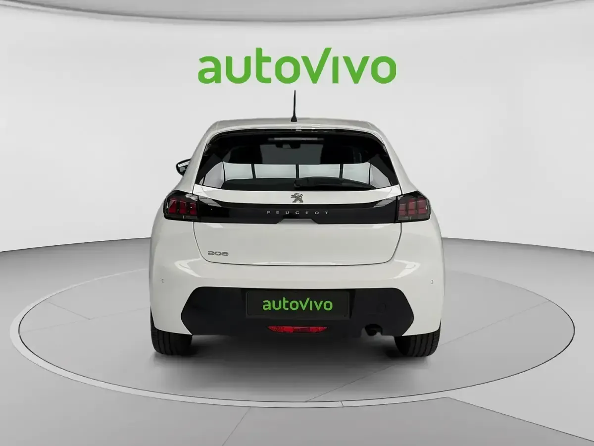 Usado Peugeot 208 Active 75 CV (55 kW) 2023 Blanco Utilitario