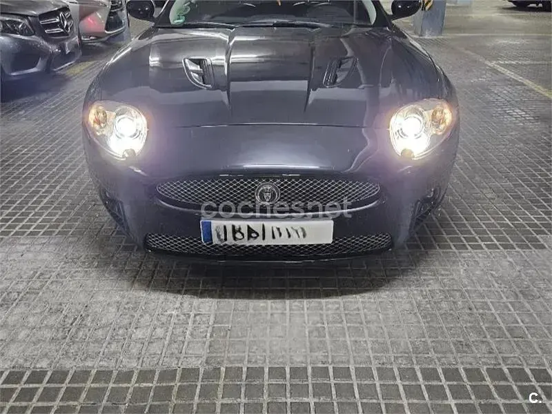 Usado Jaguar XKR 416 CV (305 kW) 2008 Negro Descapotable
