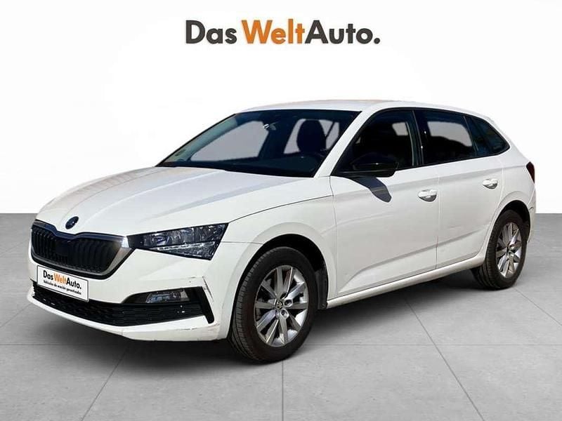 Blanco Usado 2021 Skoda Scala Ambition Utilitario | 13.400 € (Precio justo) - Imagen 1/4