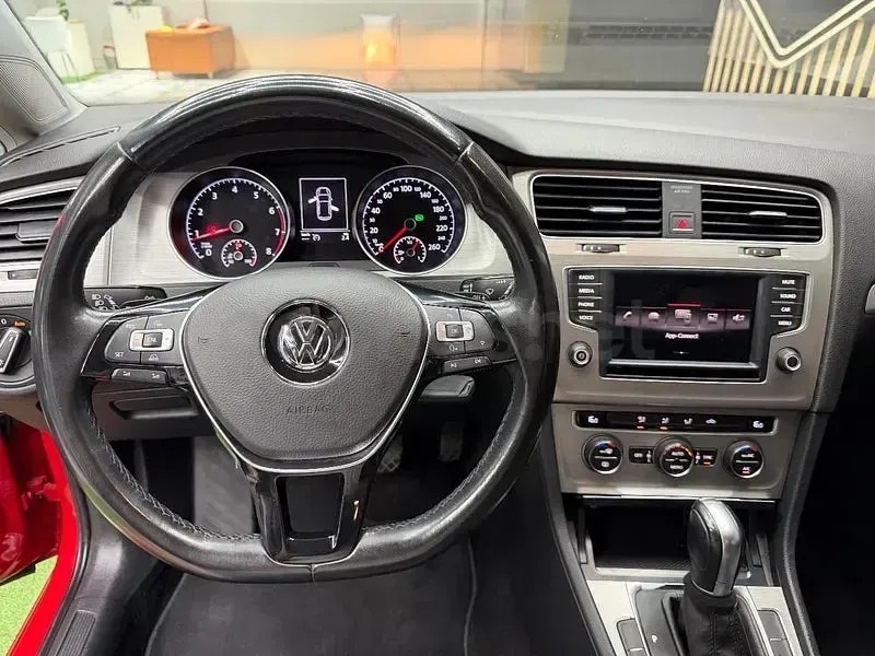 Usado VW Golf VII Advance 125 CV (91 kW) 2016 Rojo Berlina