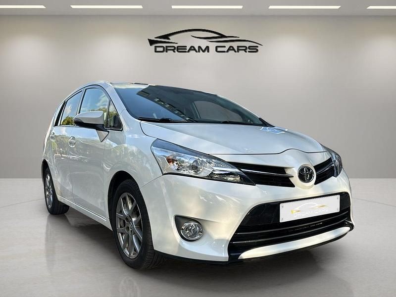 Usado Toyota Verso Advance 112 CV (82 kW) 2016 Blanco Monovolumen