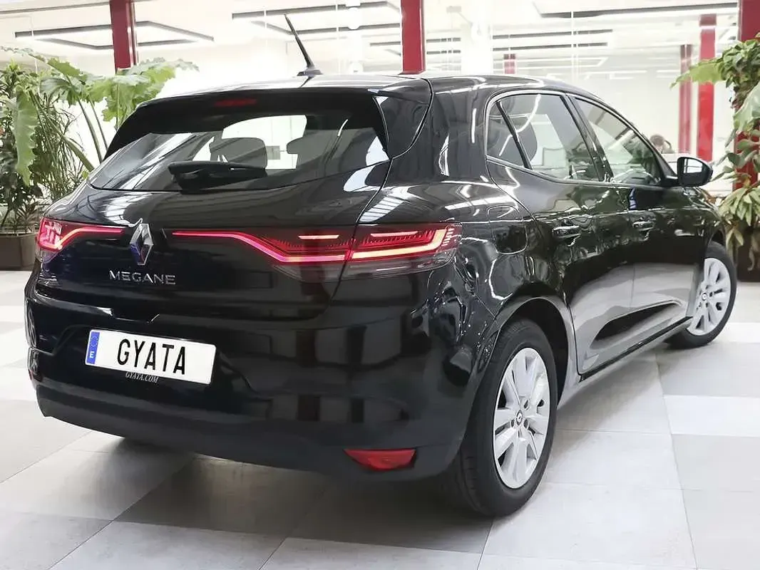 Usado Renault Mégane Intens 116 CV (85 kW) 2022 Negro Utilitario