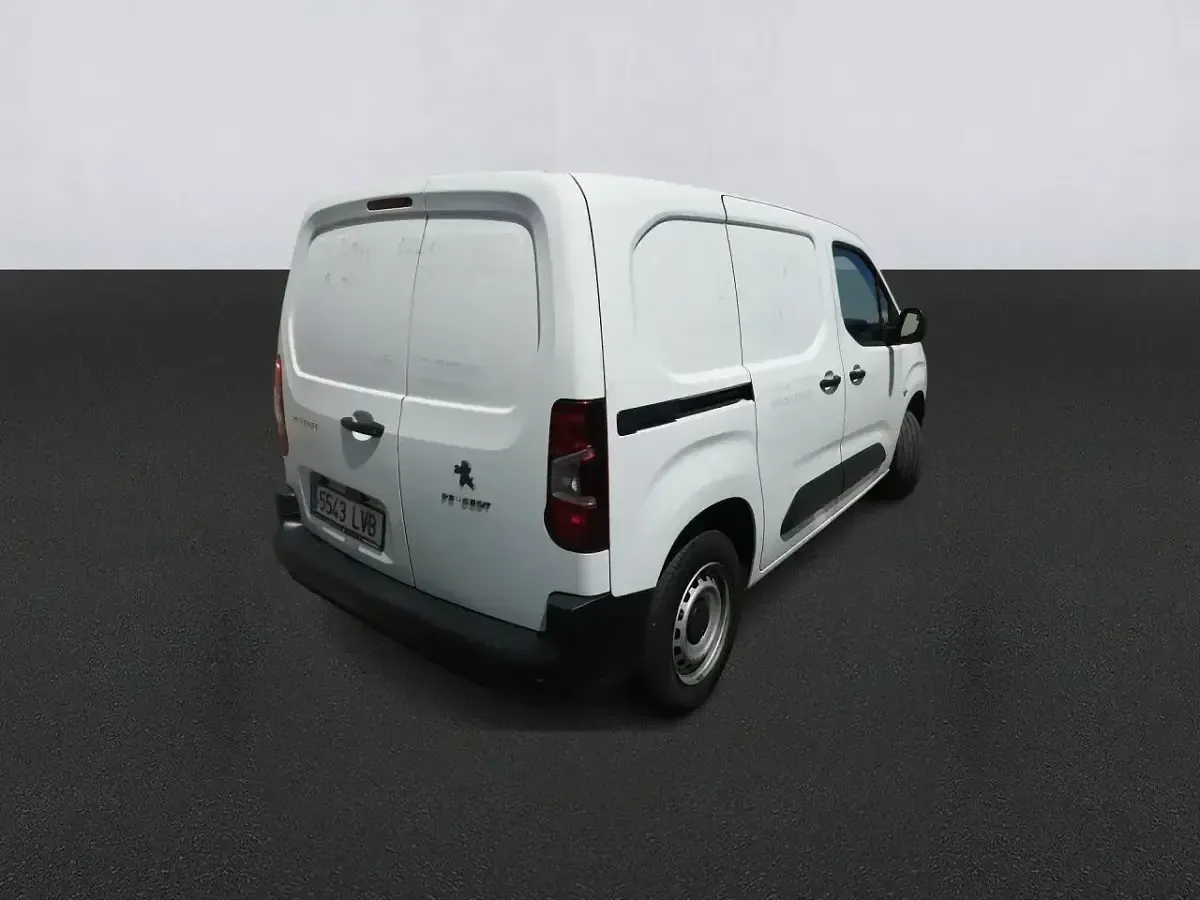 Usado Peugeot Partner Premium 98 CV (72 kW) 2021 Blanco Monovolumen