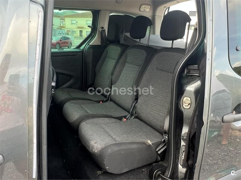 Usado Citroën Berlingo Feel 110 CV (80 kW) 2016 Gris / plata Monovolumen