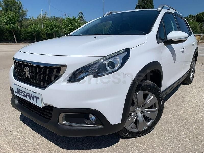Usado Peugeot 2008 Signature Sky 100 CV (73 kW) 2019 Blanco SUV