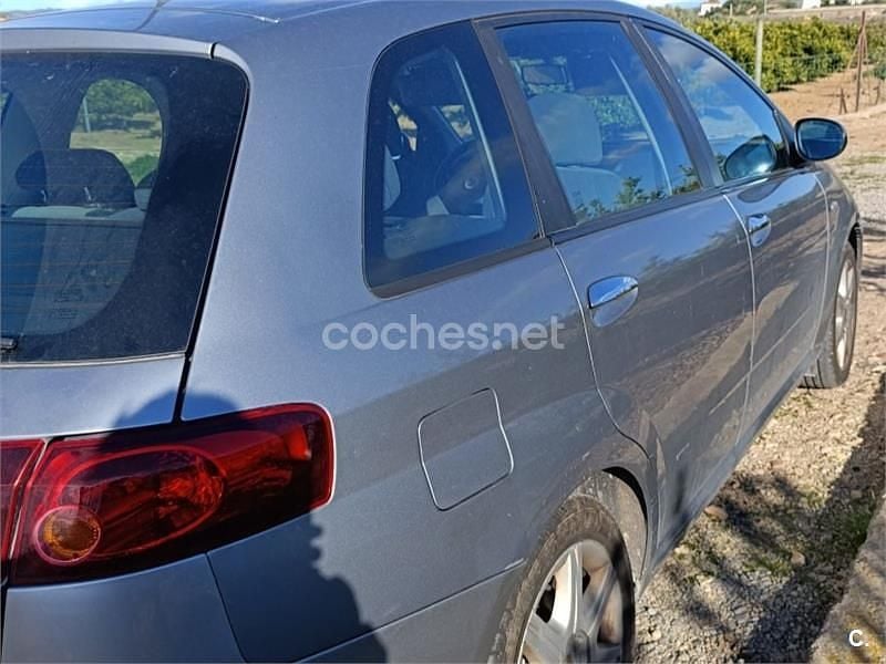 Usado Fiat Croma Dynamic 120 CV (88 kW) 2006 Gris / plata Familiar