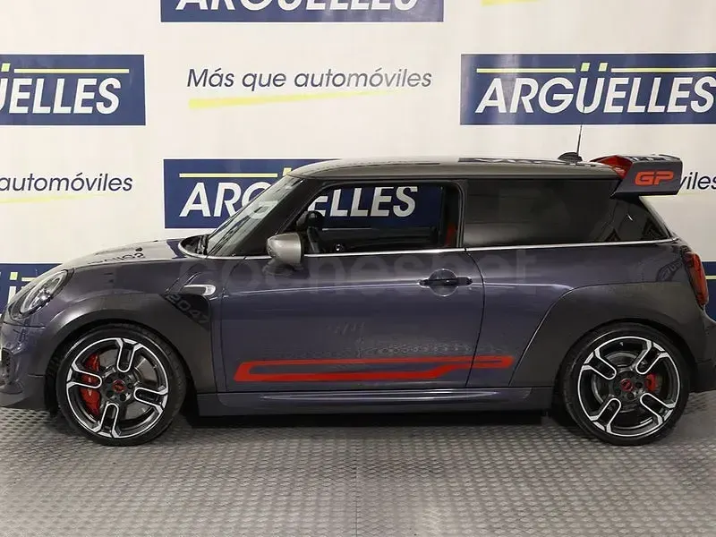 Usado Mini John Cooper Works 306 CV (225 kW) 2020 Gris / plata Utilitario