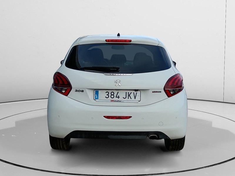 Usado Peugeot 208 GT-line 111 CV (81 kW) 2015 Blanco Utilitario