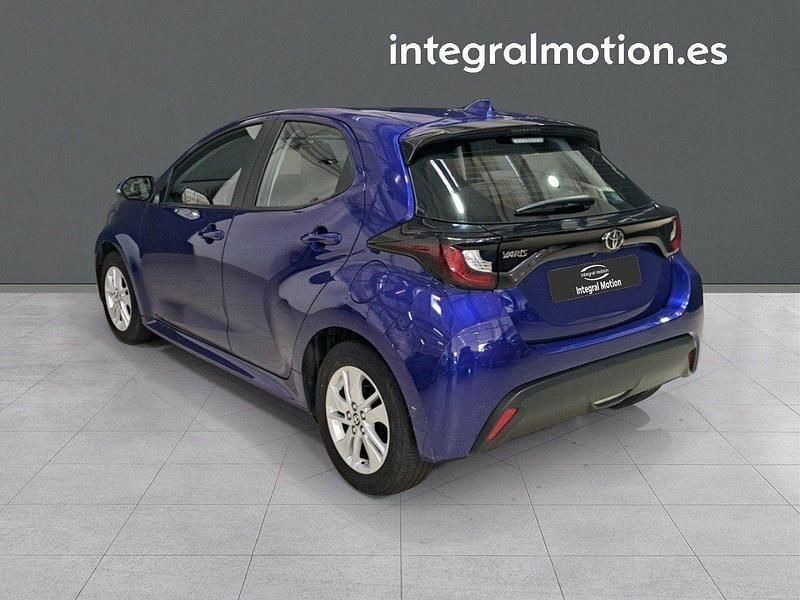 Usado Toyota Yaris Edition 125 CV (91 kW) 2024 Azul Berlina