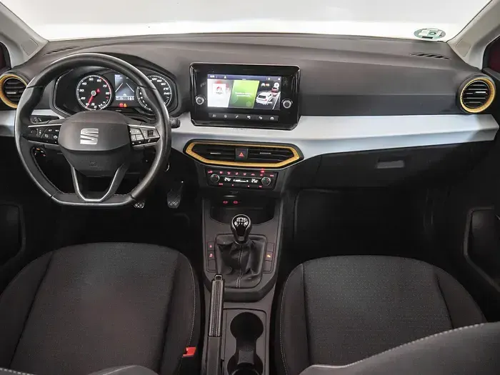 Usado Seat Ibiza Style Plus 110 CV (80 kW) 2021 Rojo Utilitario