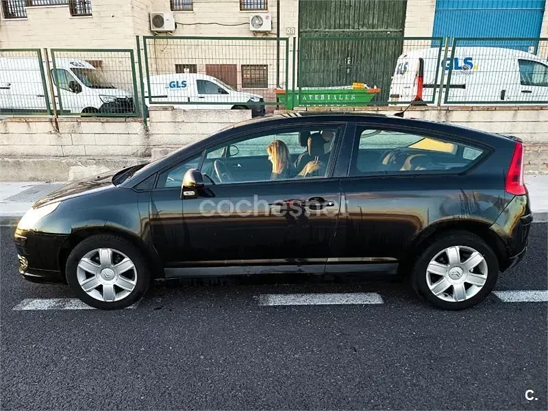 Usado Citroën C4 VTR Sport 110 CV (80 kW) 2006 Negro Berlina