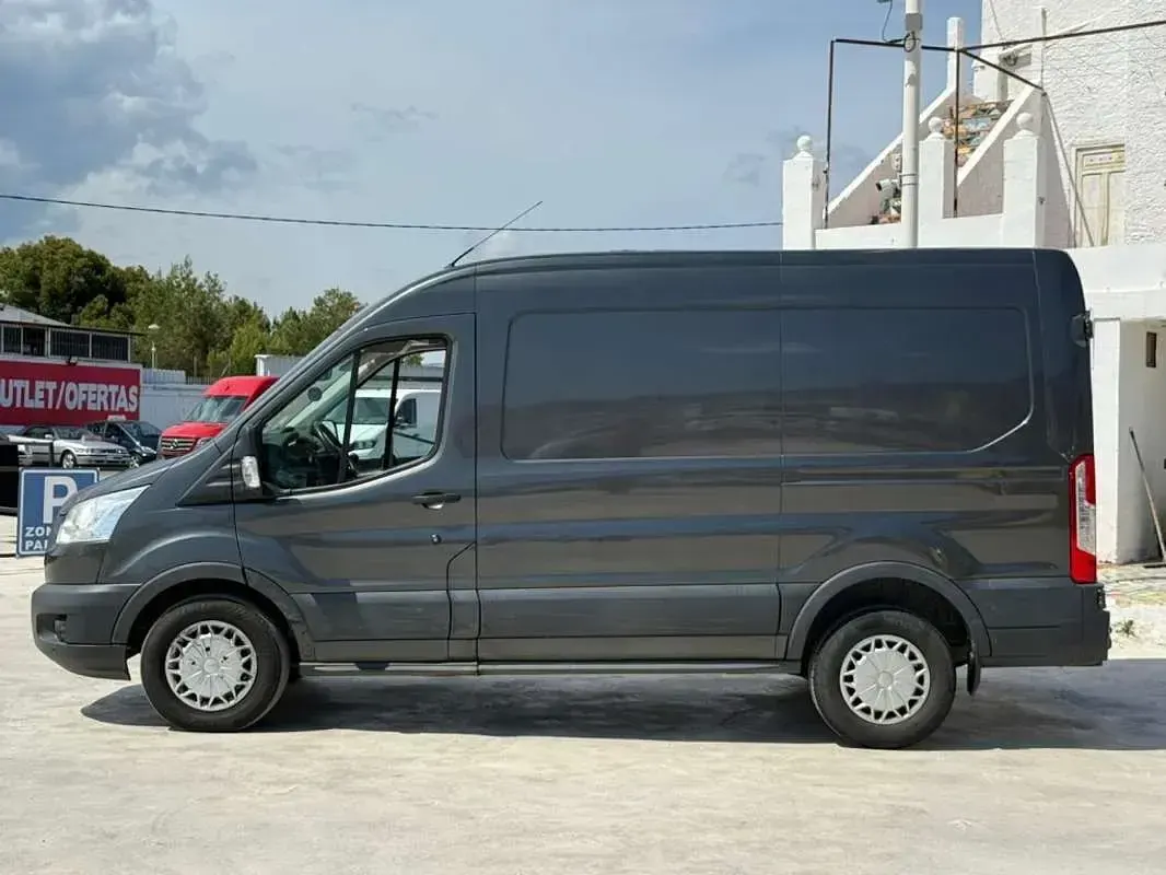 Usado Ford Transit Trend 155 CV (114 kW) 2015 Gris Van