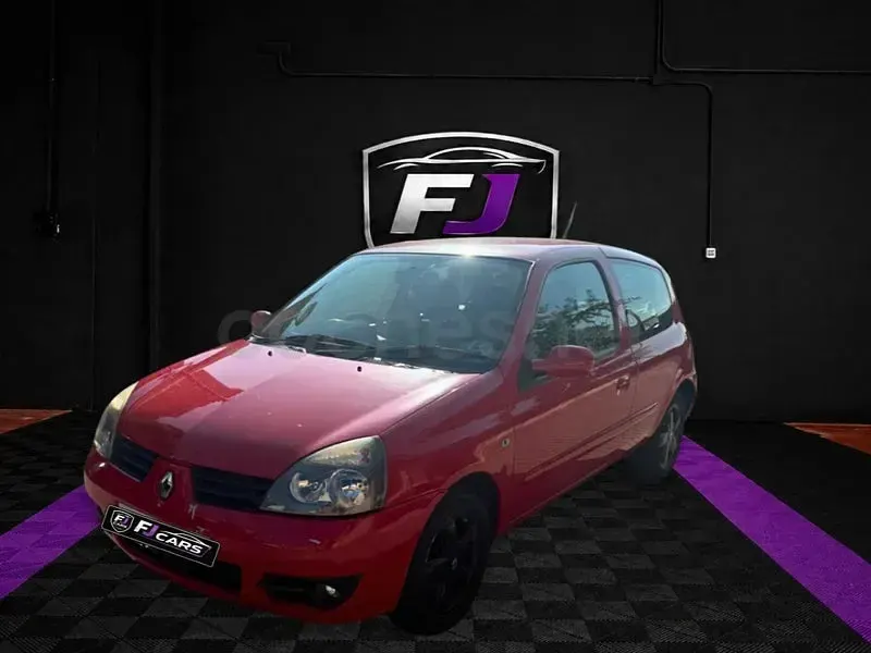 Usado Renault Clio II Campus 65 CV (47 kW) 2009 Rojo Berlina