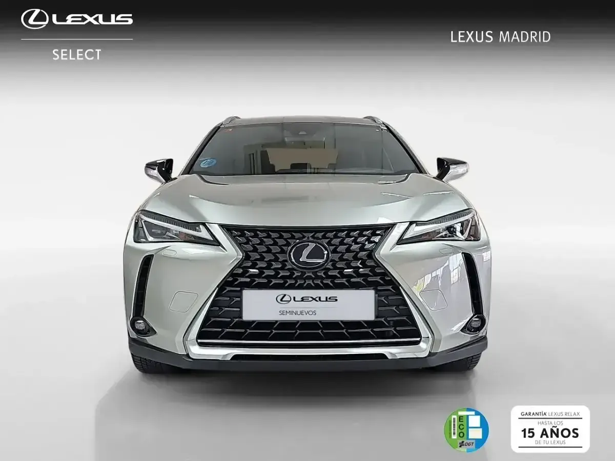 Usado Lexus UX Business Edition 184 CV (135 kW) 2022 Gris / plata SUV