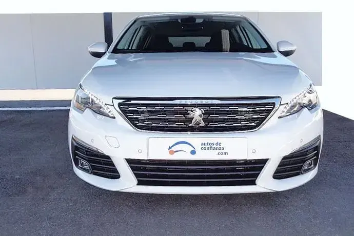 Usado Peugeot 308 Allure 130 CV (95 kW) 2019