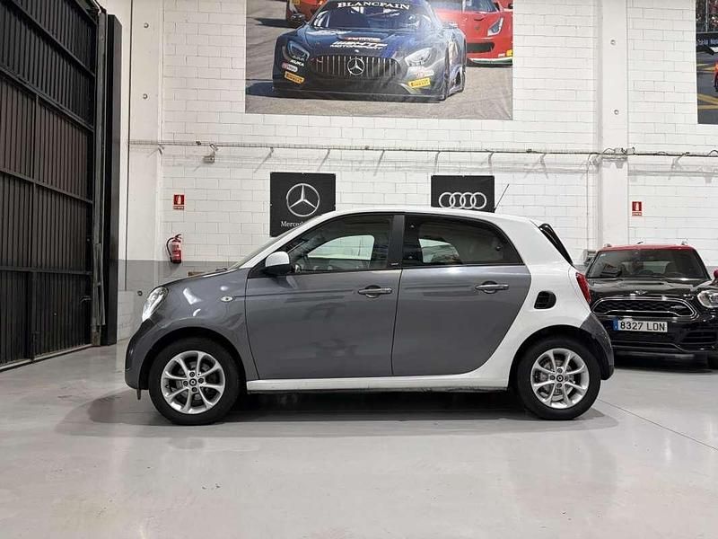 Gris / plata Usado 2015 Smart ForFour Passion Utilitario | 8500 € (Precio justo) - Imagen 1/4