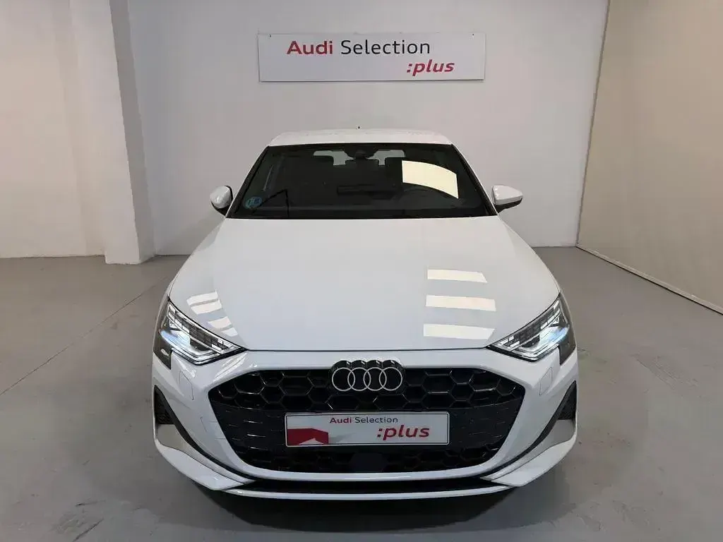 Usado Audi A3 Advanced Plus 116 CV (85 kW) 2024 Blanco Berlina