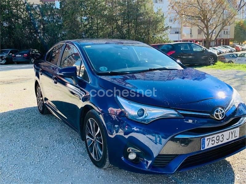 Usado Toyota Avensis Advance 143 CV (105 kW) 2017 Azul Berlina