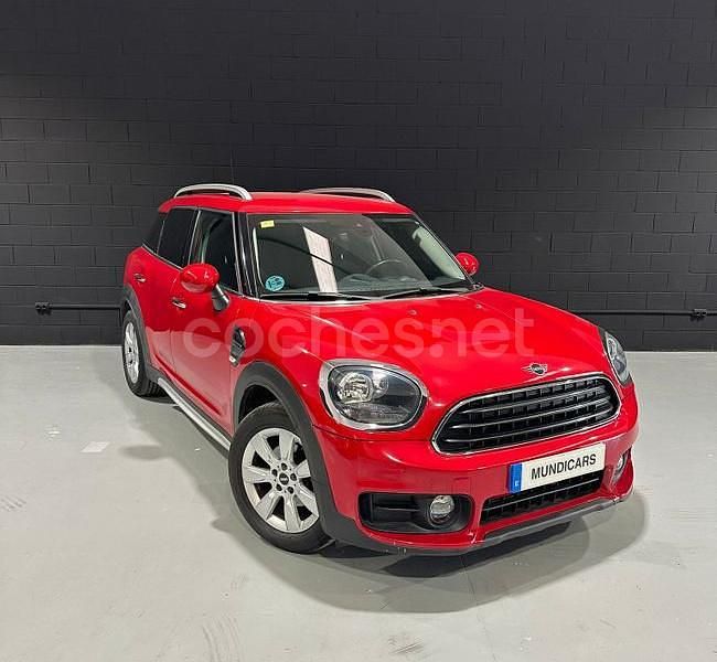 Usado Mini One Countryman 102 CV (75 kW) 2018 Rojo SUV