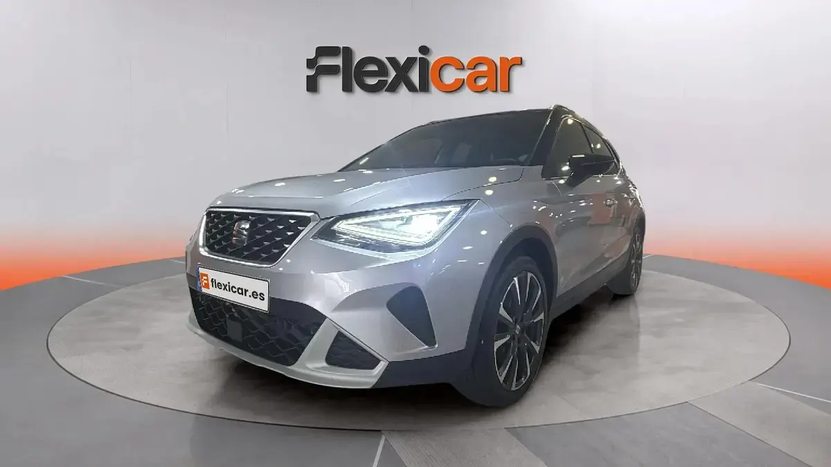 Usado Seat Arona Style 116 CV (85 kW) 2024 Gris SUV