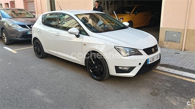 Blanco Usado 2013 Seat Ibiza ST FR Familiar | 8500 € (Un poco caro) - Imagen 1/4