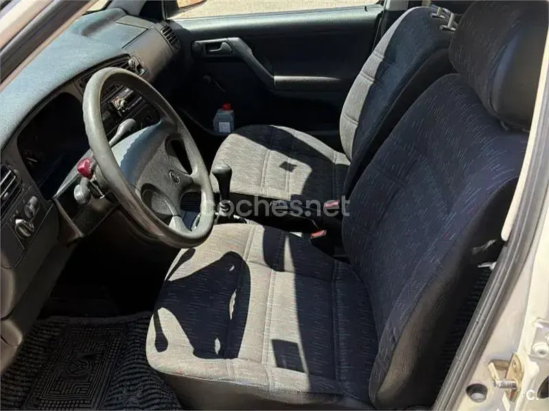 Usado VW Golf III 90 CV (66 kW) 1992 Blanco Utilitario