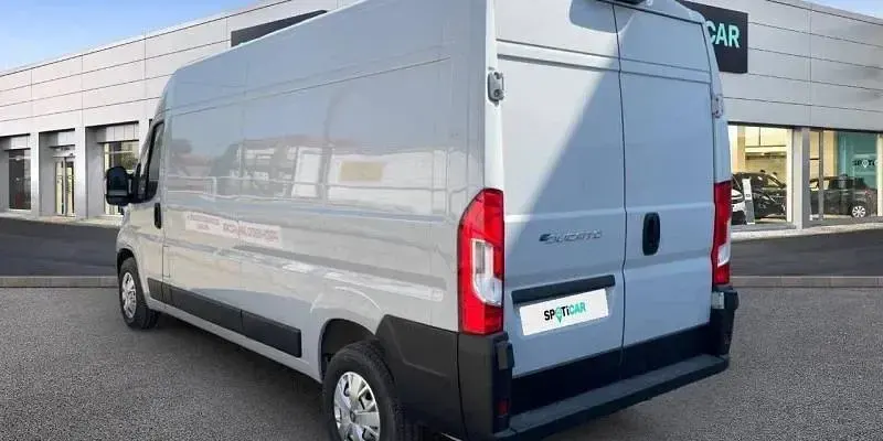 Usado Fiat E-Ducato 89 kW (122 CV) 2021 Azul Berlina