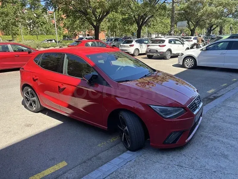 Usado Seat Ibiza FR 150 CV (110 kW) 2022 Granate Utilitario