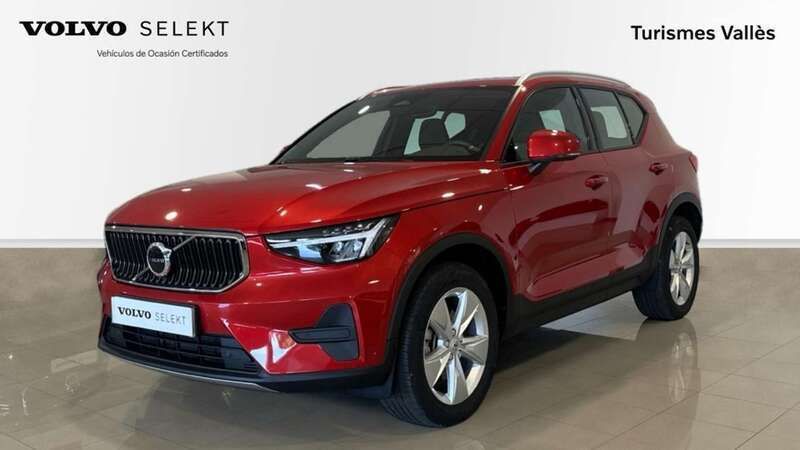 Rojo Usado 2024 Volvo XC40 Core SUV | 34.900 € - Imagen 1/4