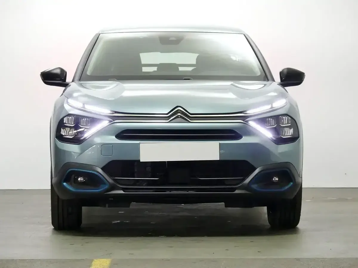 Usado Citroën e-C4 Feel 100 kW (136 HP) 2023 Azul Citadino