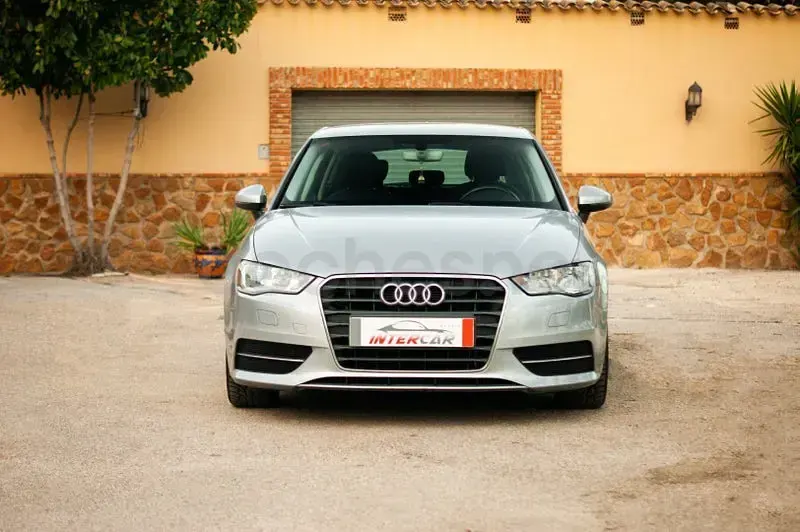 Usado Audi A3 Attraction 110 CV (80 kW) 2016 Gris / plata Berlina