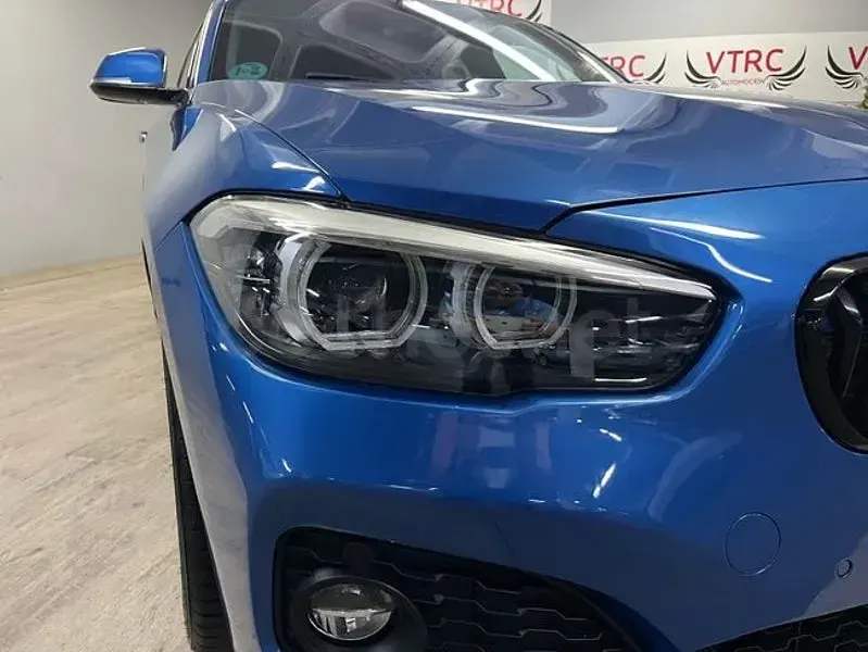 Usado BMW 118 Comfort Edition 150 CV (110 kW) 2018 Azul Utilitario