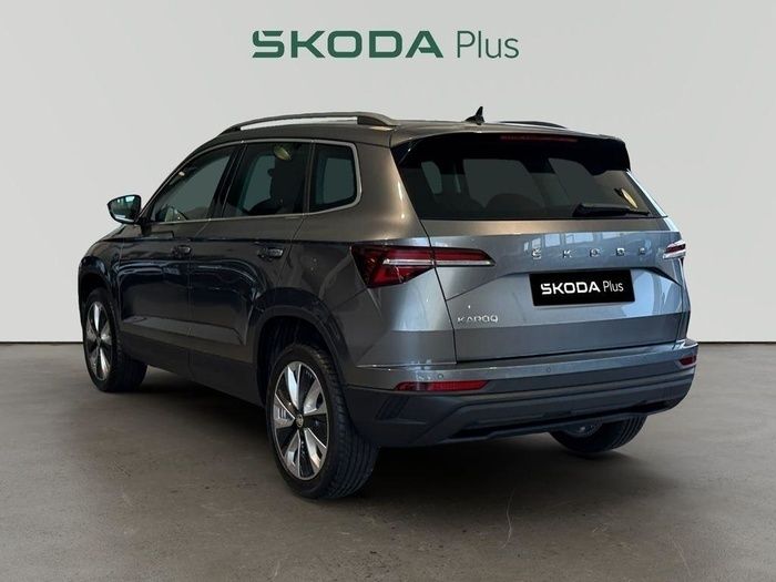 Usado Skoda Karoq Style 150 CV (110 kW) 2023 Gris SUV