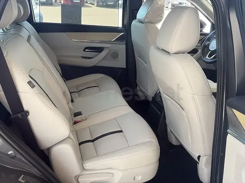 Nuevo Mazda CX-80 Takumi-Line 254 CV (186 kW) 2026 Gris / plata SUV