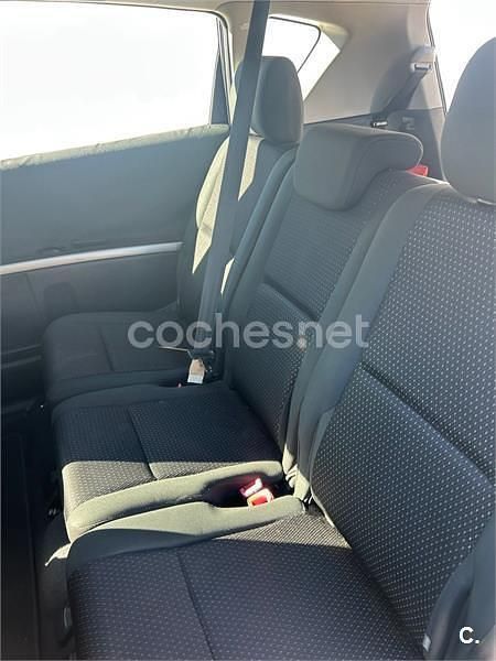 Usado Toyota Corolla Verso Luna 136 CV (100 kW) 2008 Gris / plata Monovolumen