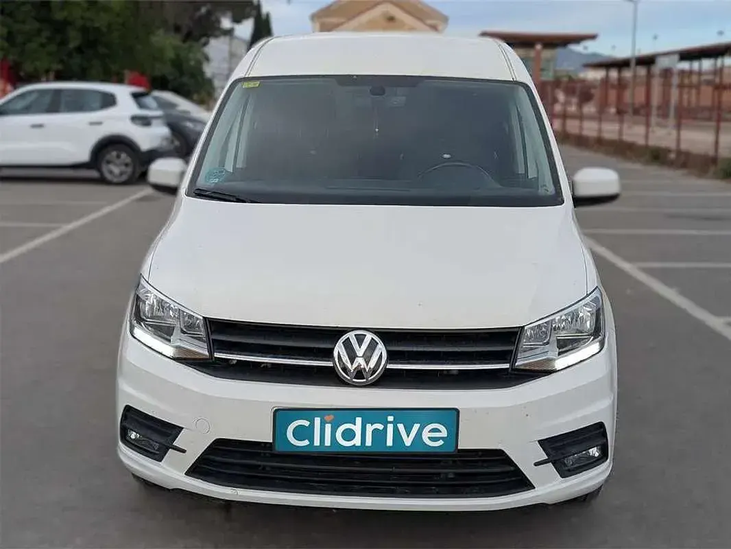 Usado VW Caddy Maxi 102 CV (75 kW) 2020 Blanco Monovolumen