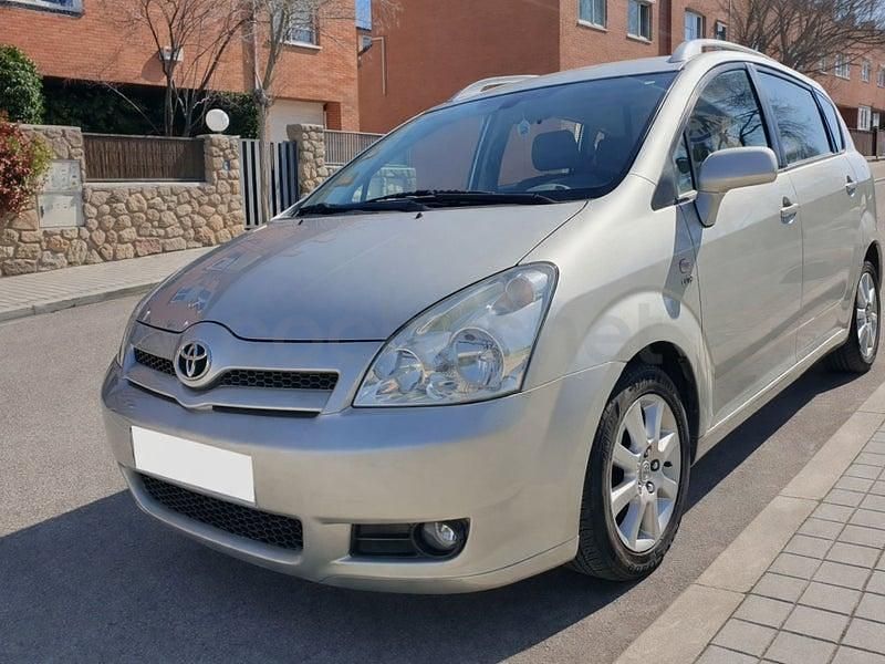 Usado Toyota Corolla Verso Sol 129 CV (94 kW) 2006 Beige Monovolumen