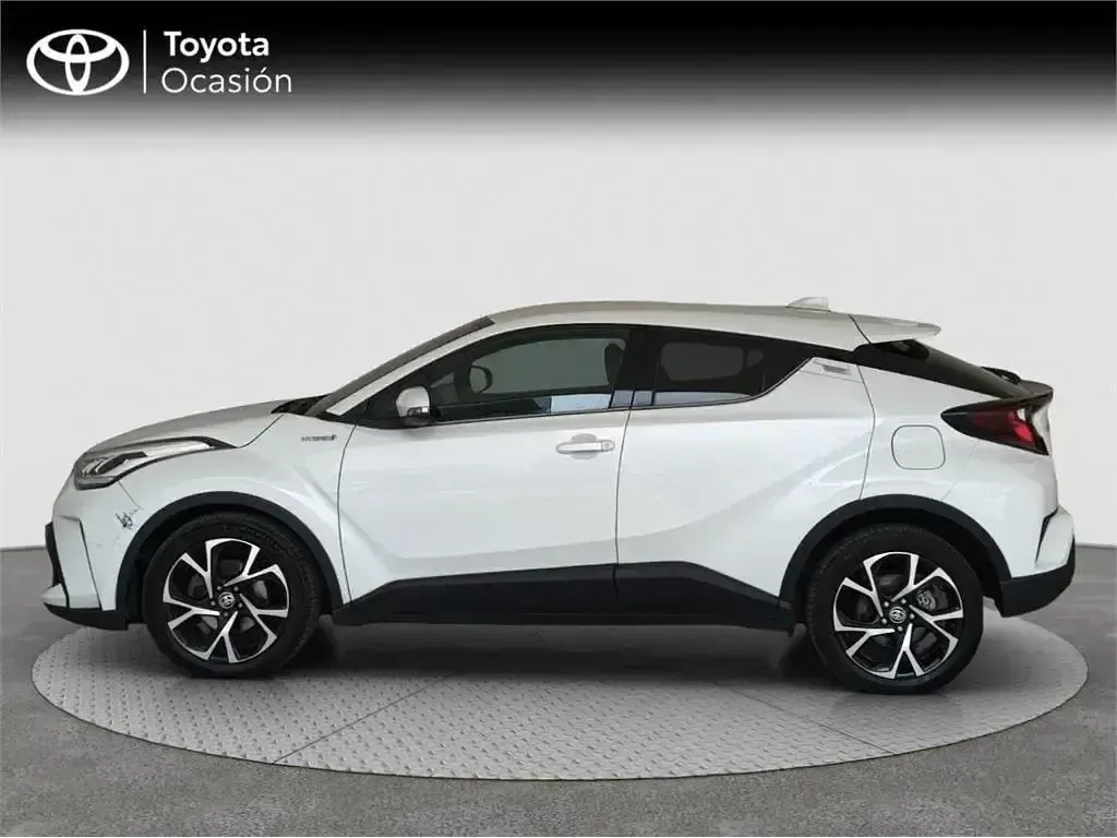 Begagnad Toyota C-HR Advance 122 HK (89 kW) 2022 Vit SUV