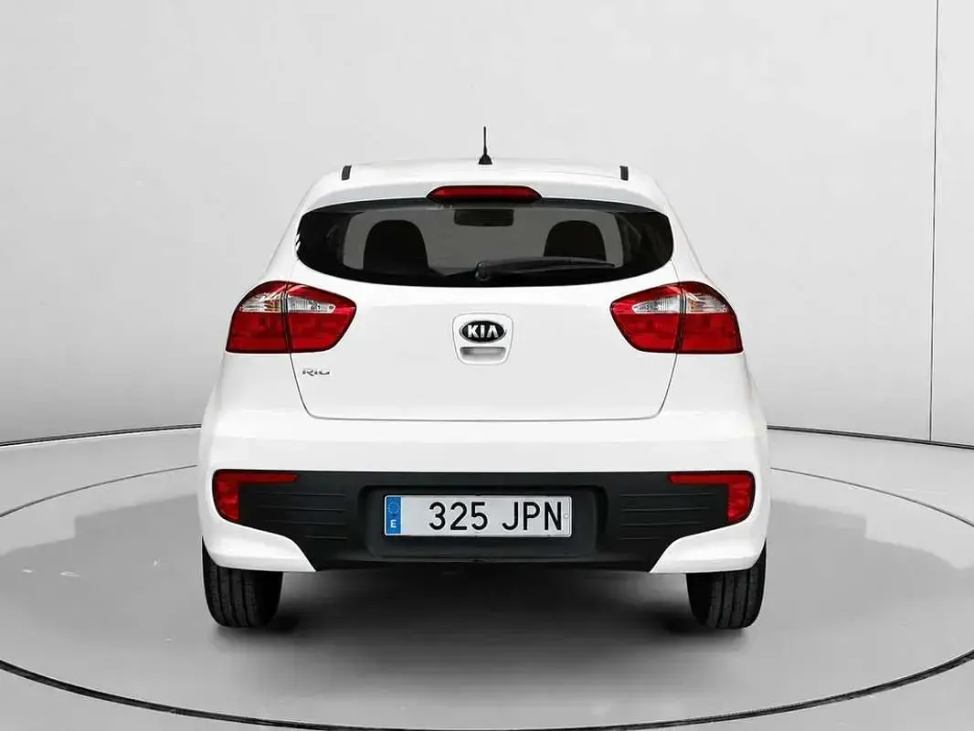 Usado Kia Rio 84 CV (61 kW) 2016 Blanco Utilitario