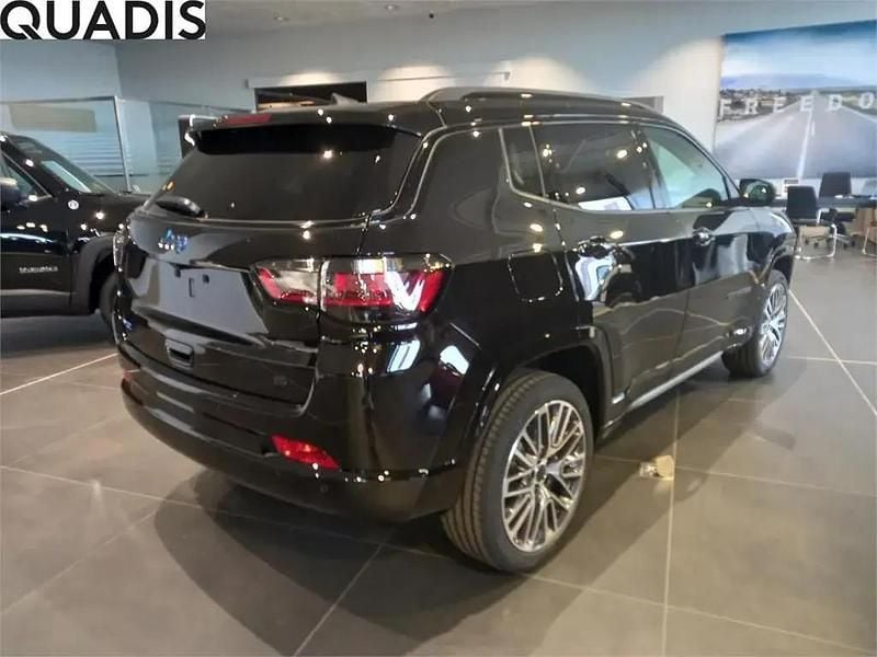 Uusi Jeep Compass Summit 241 HP (177 kW) 2025 Musta Katumaasturi