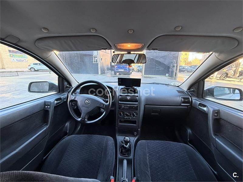 Usado Opel Astra Comfort 100 CV (73 kW) 2001 Gris / plata Berlina