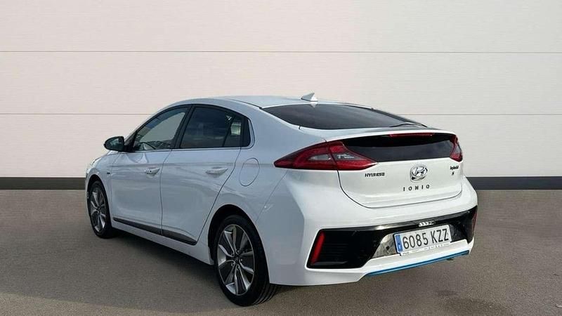 Usado Hyundai Ioniq 141 CV (103 kW) 2019 Blanco Utilitario