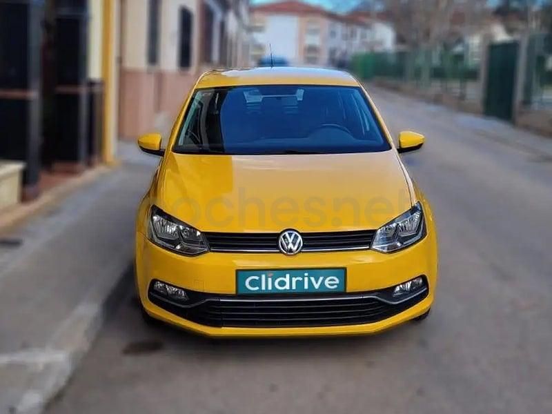Usado VW Polo Advance 90 CV (66 kW) 2016 Amarillo Berlina