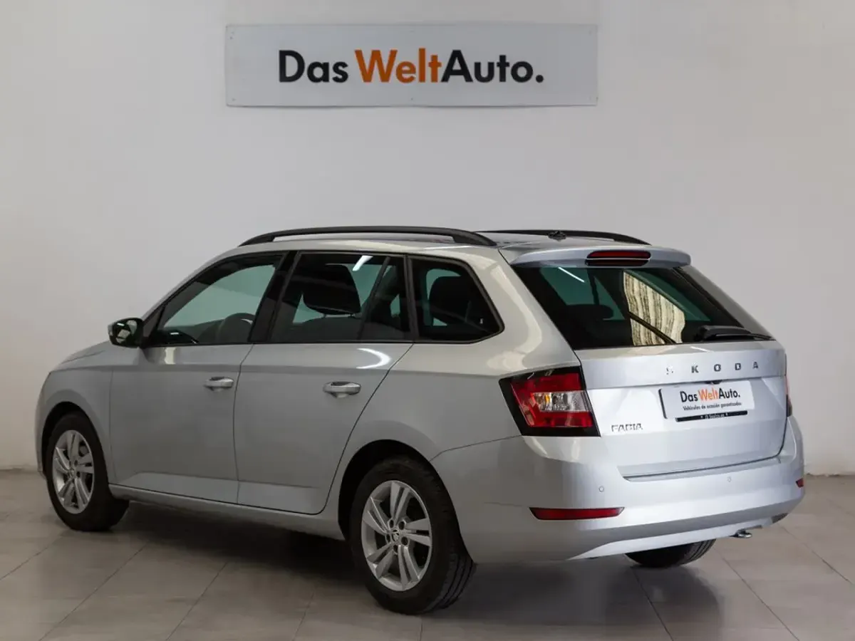 Usado Skoda Fabia Ambition 95 CV (69 kW) 2022 Plata Utilitario