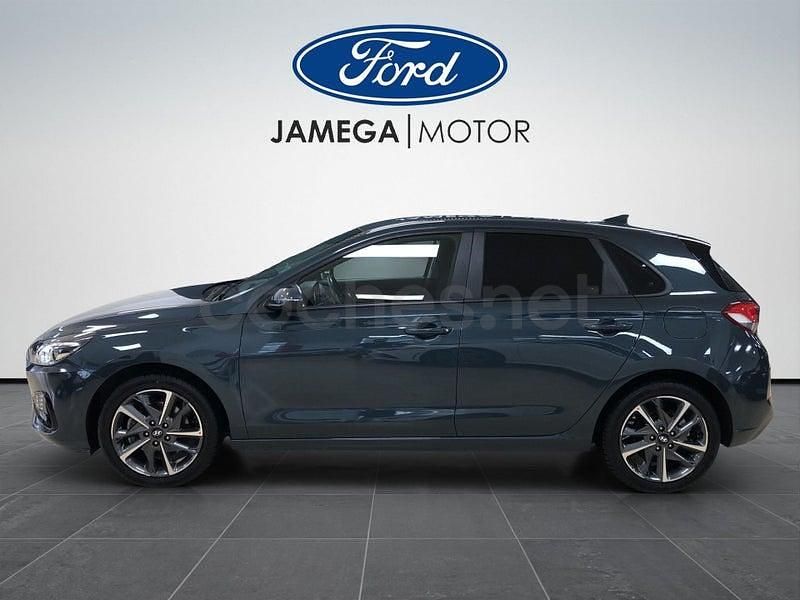 Usado Hyundai i30 110 CV (80 kW) 2022 Azul Utilitario