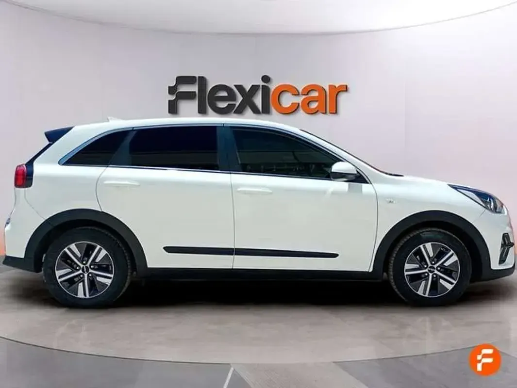 Usado Kia Niro 141 CV (103 kW) 2022 Blanco SUV
